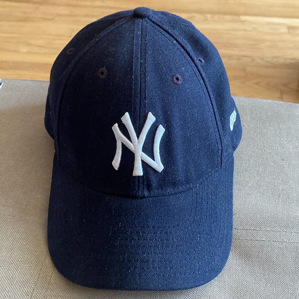 ➡️2/$20❗️⬅️Youth size NYYANKEES cap ⚾️